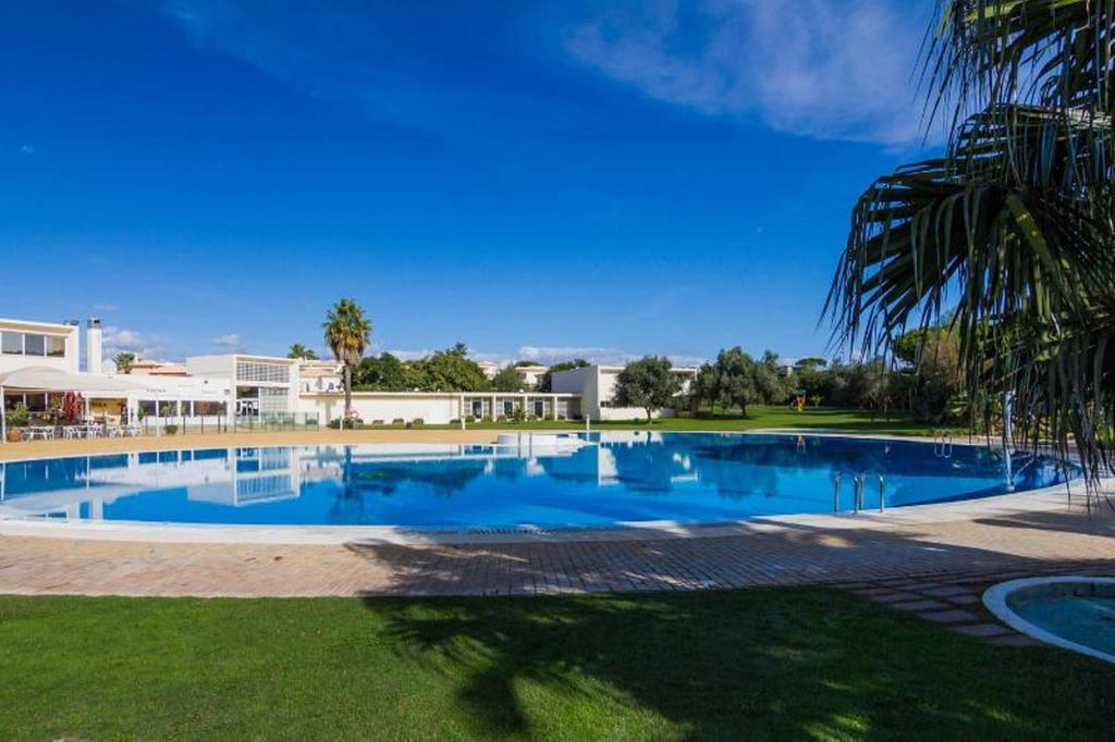 Sunny Apartment Al-Sakia, Quarteira, Vilamoura Bagian luar foto