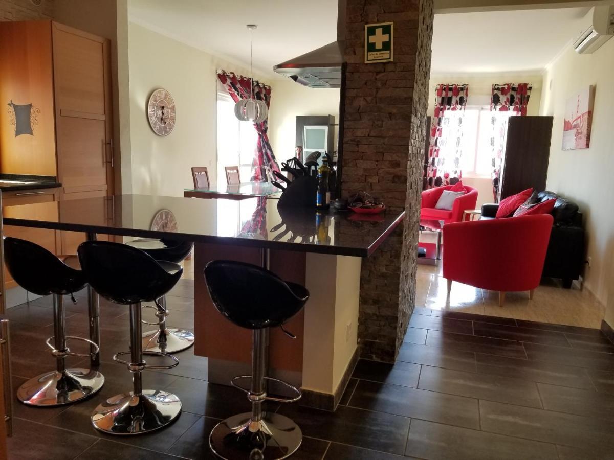 Sunny Apartment Al-Sakia, Quarteira, Vilamoura Bagian luar foto